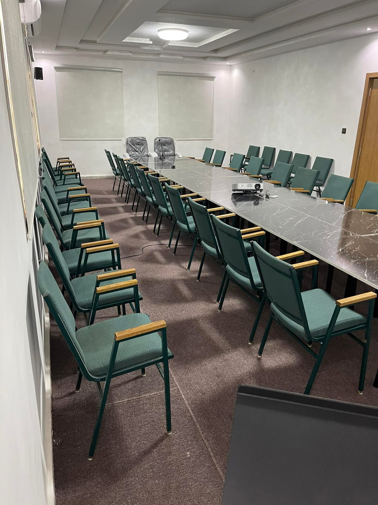 Salle moyenne LB Meetings